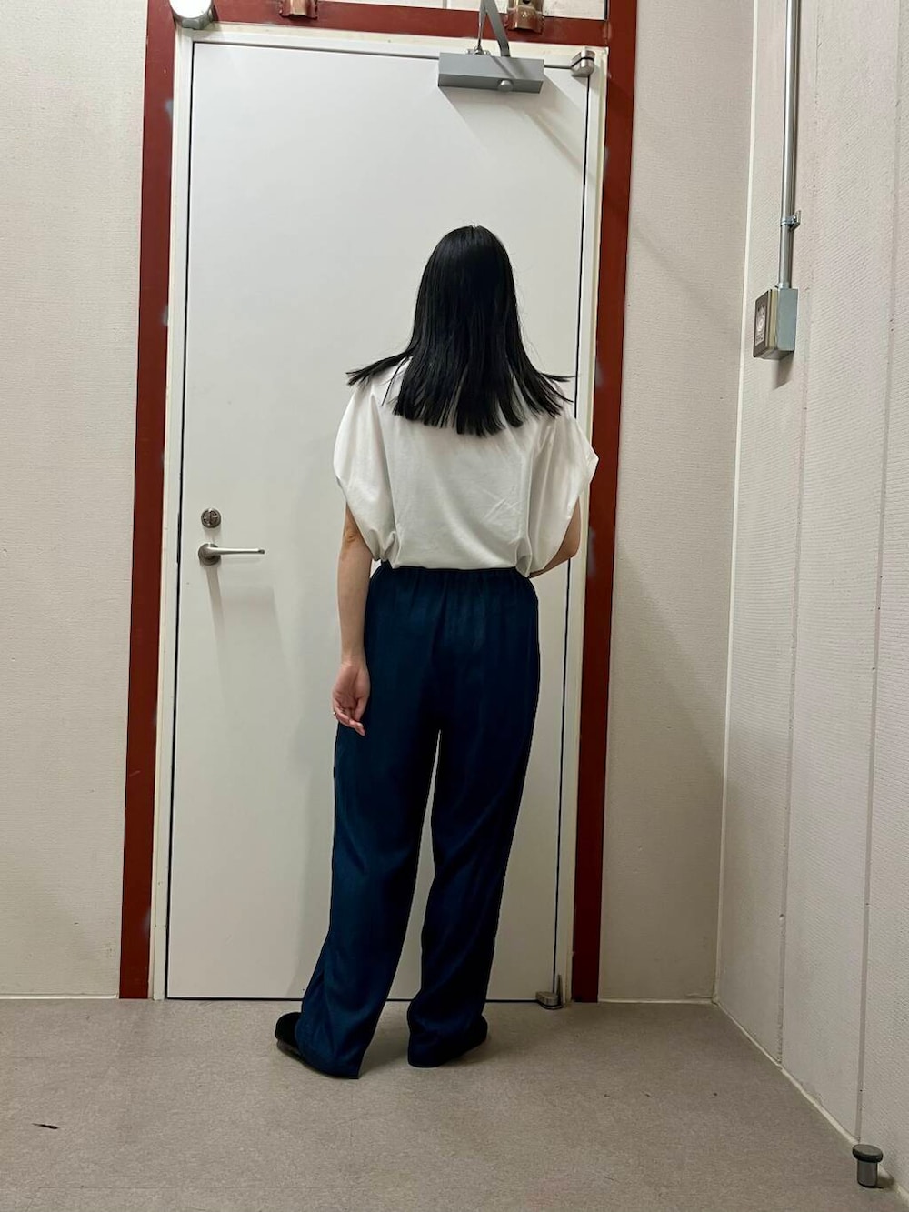 「doors、私が選ぶセールアイテム25ss」｜「URBAN RESEARCH DOORSの『UR TECH』汗染み防止ドルマンTシャツ（Tシャツ/カットソー、ホワイト系）」を使った、pyonさん（レディース・161cm）の夏コーディネートの3枚目の写真