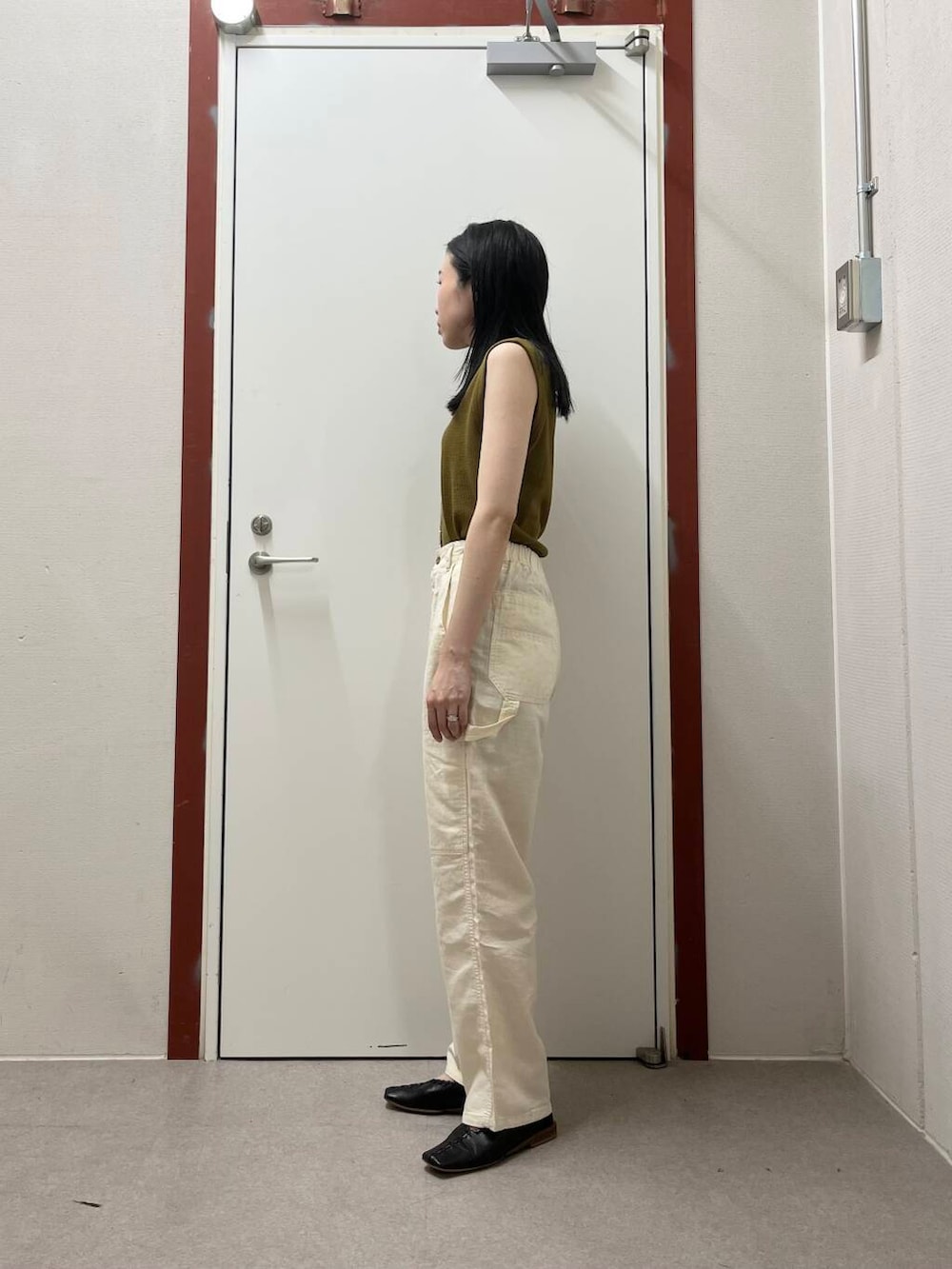「doors、私が選ぶセールアイテム25ss」｜「URBAN RESEARCH DOORSの製品染めペインターパンツ（その他パンツ、ホワイト系）」を使った、pyonさん（レディース・161cm）の夏コーディネートの2枚目の写真