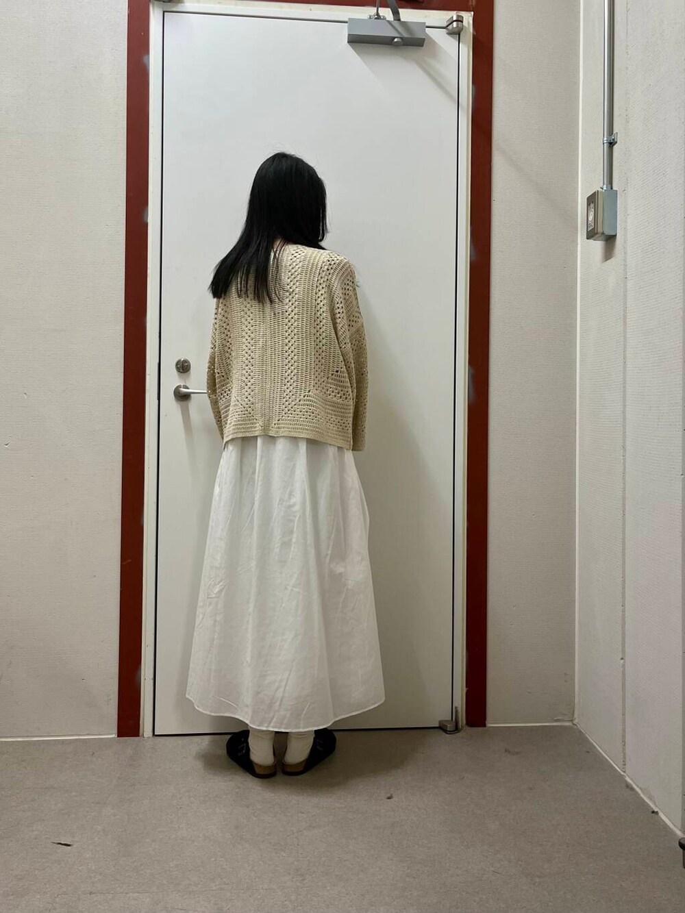 「newarrival、doors」｜「URBAN RESEARCH DOORSの2WAYタンクトップレイヤードワンピース（ワンピース、ホワイト系）」を使った、pyonさん（レディース・161cm）の春コーディネートの3枚目の写真