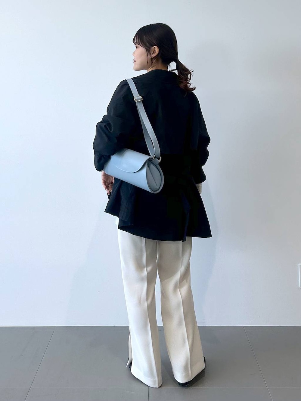 「リラックス、ナチュラル、カジュアル、BABYLONE」｜「REMMEの【REMME】メッシュシューズ（パンプス、ブラック系）」を使った、anriさん（レディース・157cm）の春コーディネートの4枚目の写真
