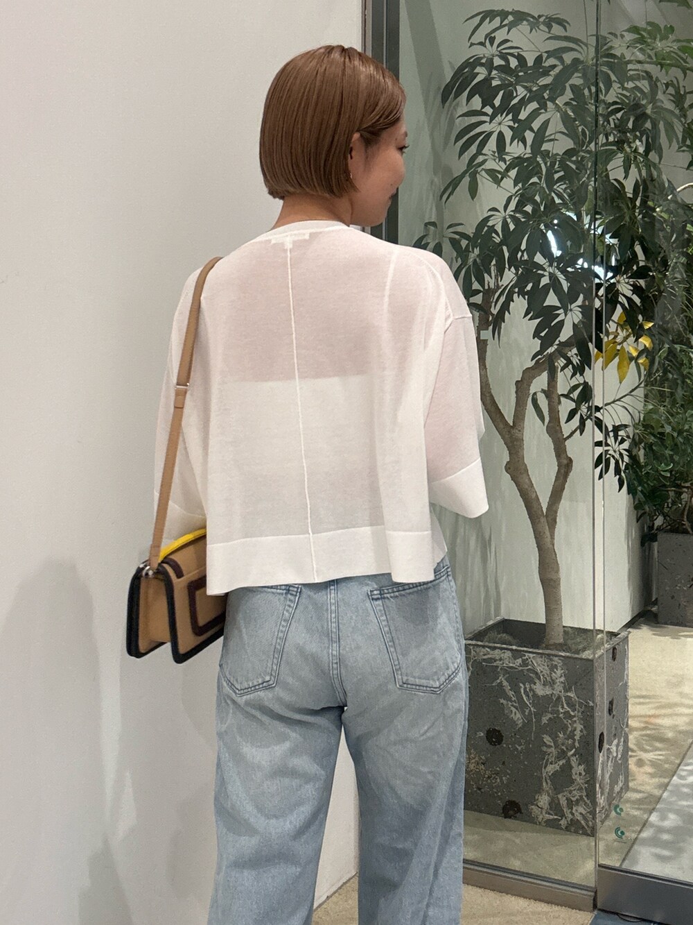 「大人カジュアル、休日スタイル、デニム、お出かけコーデ、低身長コーデ、楽チンコーデ、夏コーデ」｜「Whim Gazetteのドロストデニム（デニムパンツ、ブルー系）」を使った、dnmomokoさん（レディース・154cm）の春コーディネートの7枚目の写真