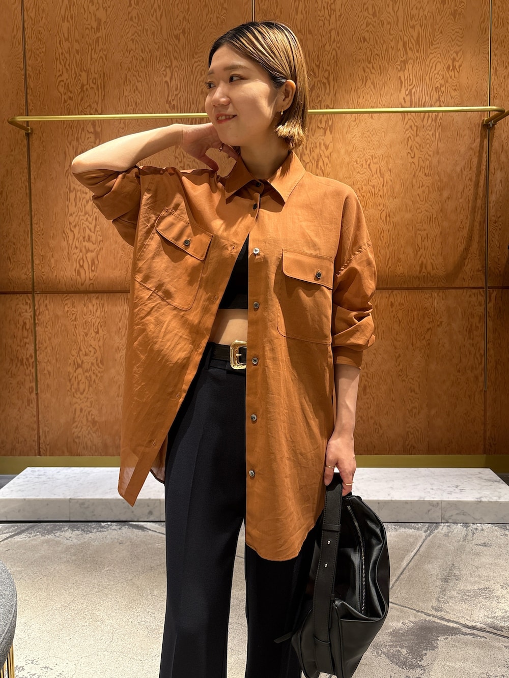 「シアートップス、夏コーデ、ショルダーバッグ、シンプルスタイル、夏服コーデ、お出かけコーデ、シアーシャツ、オトナカジュアル、大人カジュアル、低身長、低身長コーデ、シャツスタイル、キャミソール」｜「Drawing Numbersの【Drawing Numbers】コットンシースルーブラウス（シャツ/ブラウス、ブラウン系）」を使った、dnmomokoさん（レディース・154cm）の夏コーディネートの5枚目の写真
