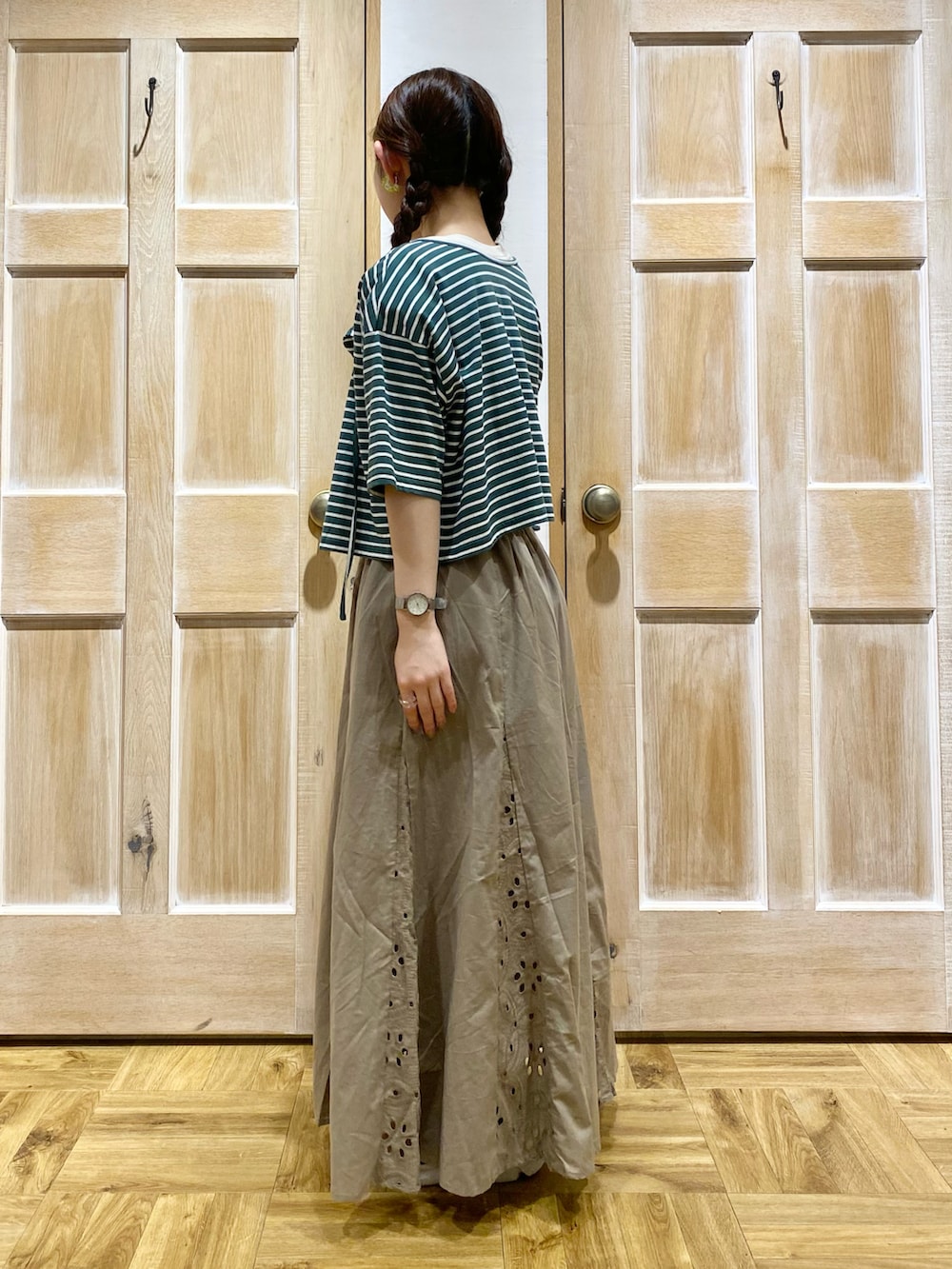 「お出かけコーデ、低身長女子、ootd、着回しコーデ、ナチュラルガーリー、サマンサ モスモス(Samansa Mos2)、Samansa Mos2、SM2、マリン、ボーダー、Tシャツ、スカート、ベージュ、キナリ、ボレロ」｜「Samansa Mos2の◎ボレロ付キャミワンピース（ワンピース、グリーン系）」を使った、Kotoneさん（レディース・151cm）の夏コーディネートの2枚目の写真