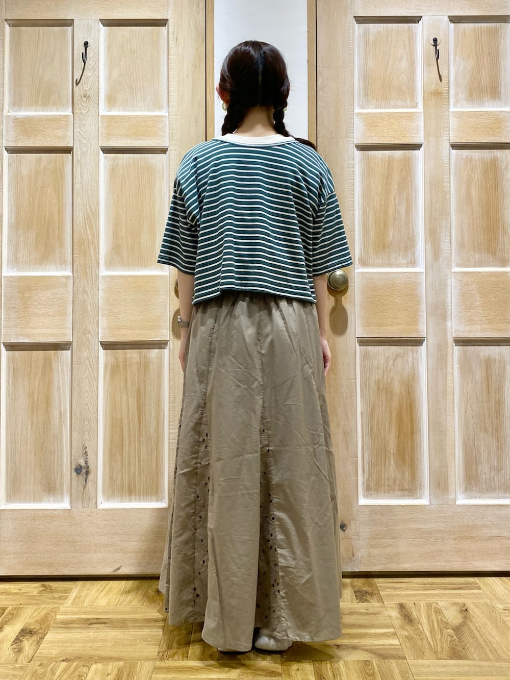 「お出かけコーデ、低身長女子、ootd、着回しコーデ、ナチュラルガーリー、サマンサ モスモス(Samansa Mos2)、Samansa Mos2、SM2、マリン、ボーダー、Tシャツ、スカート、ベージュ、キナリ、ボレロ」｜「Samansa Mos2の◎ボレロ付キャミワンピース（ワンピース、グリーン系）」を使った、Kotoneさん（レディース・151cm）の夏コーディネートの3枚目の写真