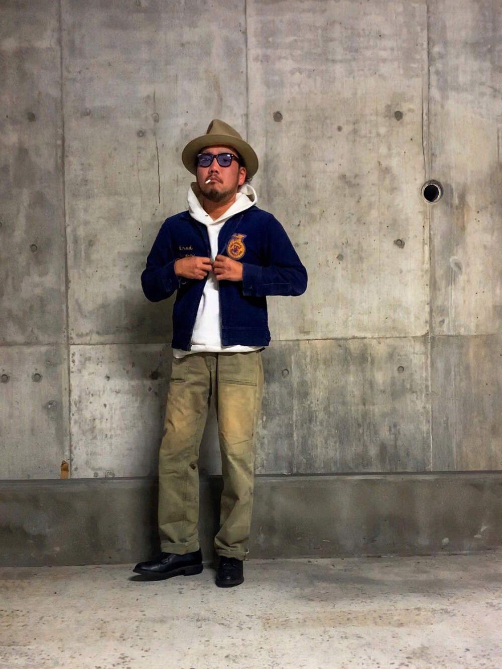 「秋服、古着、古着コーデ、ヴィンテージ、古着MIX、秋ルック紹介するよ、40代ファッション、カーゴパンツ、ワークパンツ、アメカジ、ミリタリー、vintage、コーデュロイ、へリンボーン、パーカー」｜「VINTAGEの40's DOBBS WESTWORD（ハット、ベージュ系）」を使った、Ri Maさん（メンズ・171cm）の秋コーディネートの3枚目の写真