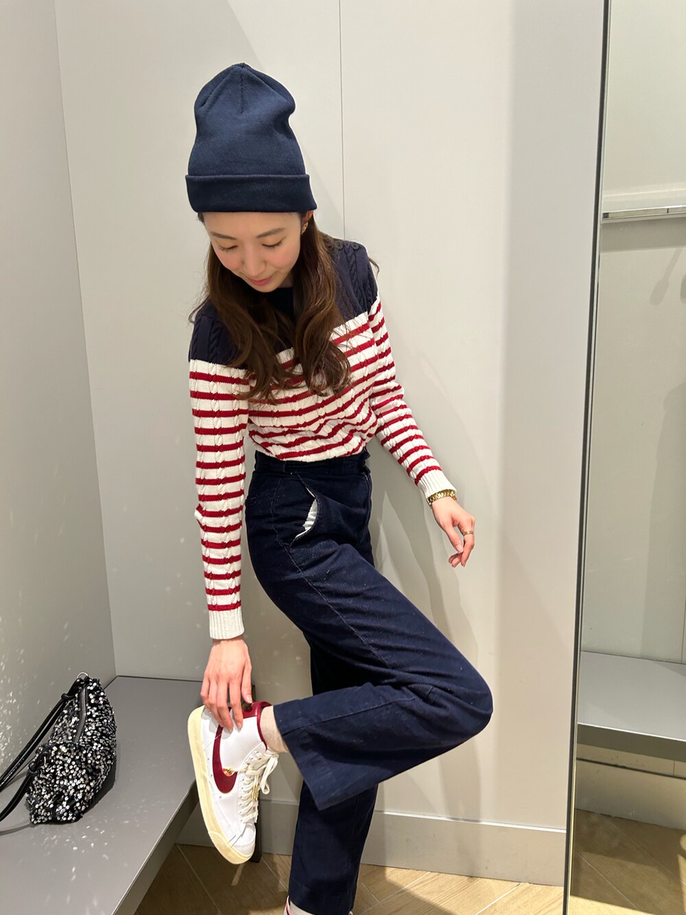 「大人カジュアル、スニーカー、カジュアル、カジュアルコーデ、NIKE、ナイキ、GAP、TOMMY HILFIGER、Dickies、ボーダー、shein、ラメ、ニット、ニット帽」｜「GAPのビーニー ニットキャップ（ニットキャップ/ビーニー、ブルー系）」を使った、Yukaさん（レディース・167cm）の冬コーディネートの2枚目の写真
