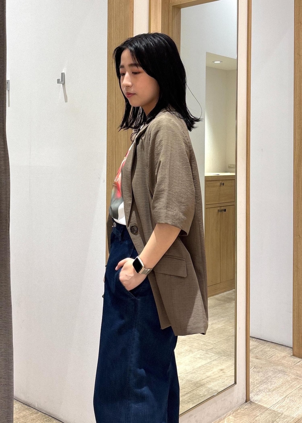 「初夏コーデ、夏コーデ、お出かけコーデ、旅行コーデ、大人カジュアル、パンツスタイル、体型カバー、カジュアルコーデ」｜「Juzeのスリングバックビットパンプス（パンプス、ブラック系）」を使った、スズさん（レディース・152cm）の夏コーディネートの6枚目の写真