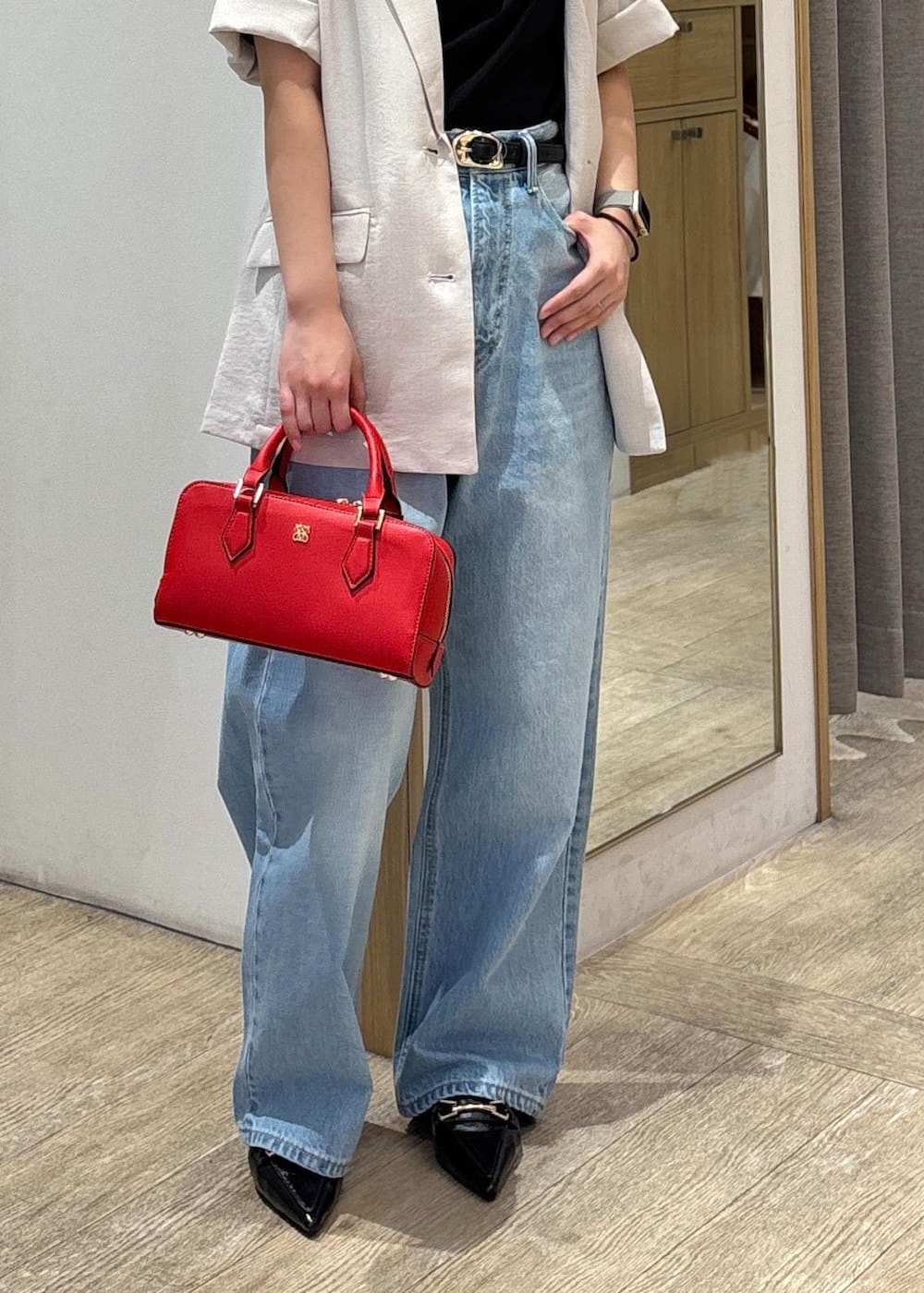 「初夏コーデ、夏コーデ、デートコーデ、お出かけコーデ、旅行コーデ、推し活コーデ、女子会コーデ、大人カジュアル、パンツスタイル、体型カバー、カジュアルコーデ」｜「VISの18mm幅ニュアンス変形ベルト（ベルト、ブラック系）」を使った、スズさん（レディース・152cm）の夏コーディネートの8枚目の写真