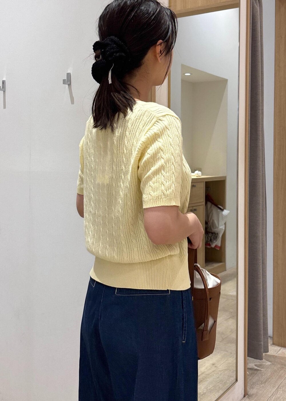 「25SS夏の新作、visbag2025、初夏コーデ、夏コーデ、お出かけコーデ、旅行コーデ、推し活コーデ、大人カジュアル、パンツスタイル、カジュアルコーデ、シンプルコーデ、VIS、ウェーブ、ブルべ夏、乾燥」｜「Juzeのスリングバックビットパンプス（パンプス、ブラウン系）」を使った、スズさん（レディース・152cm）の夏コーディネートの8枚目の写真
