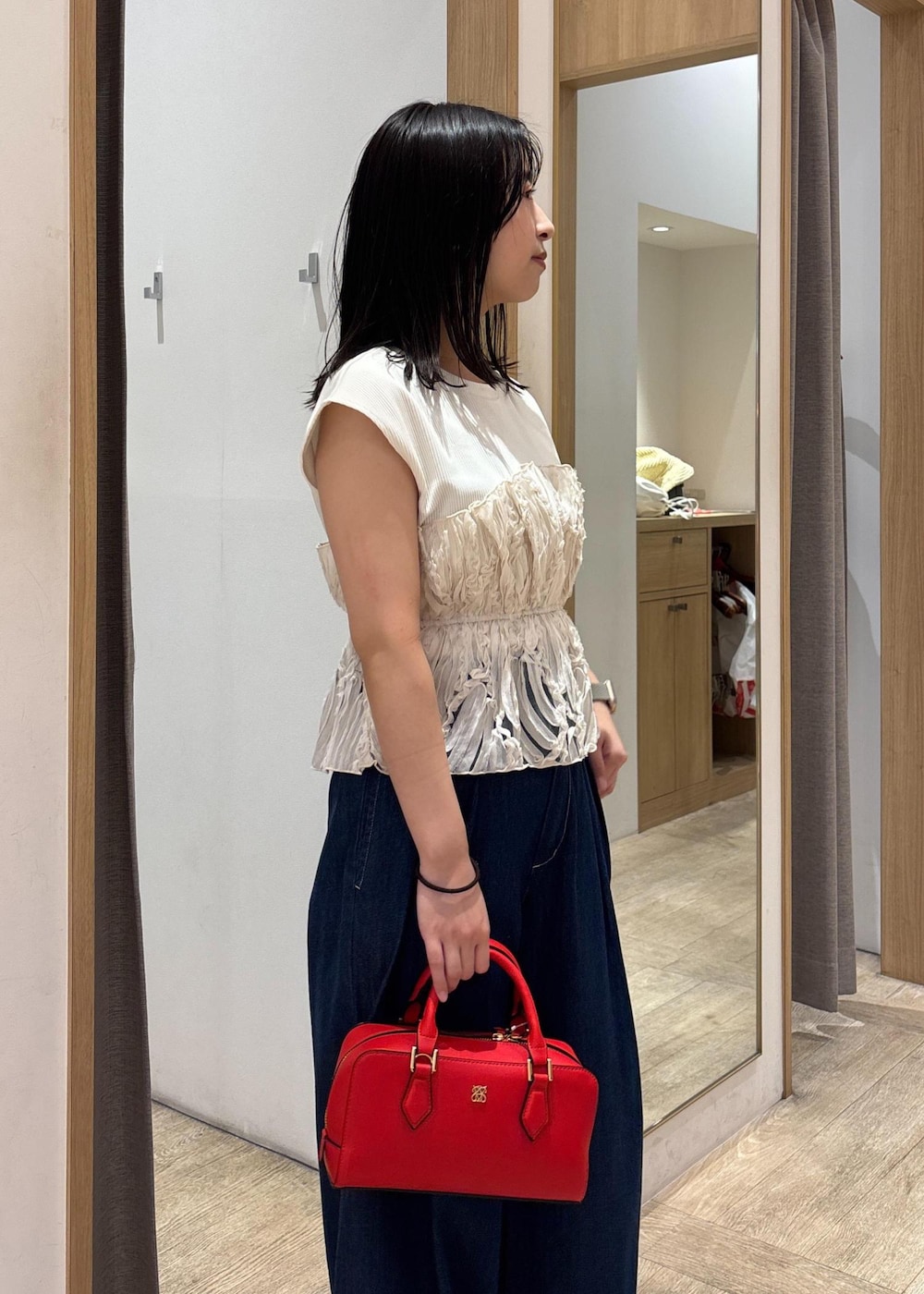 「初夏コーデ、夏コーデ、デートコーデ、お出かけコーデ、旅行コーデ、女子会コーデ、大人カジュアル、パンツスタイル、体型カバー、カジュアルコーデ」｜「Juzeのメタルヒールサンダル（サンダル、ホワイト系）」を使った、スズさん（レディース・152cm）の夏コーディネートの10枚目の写真