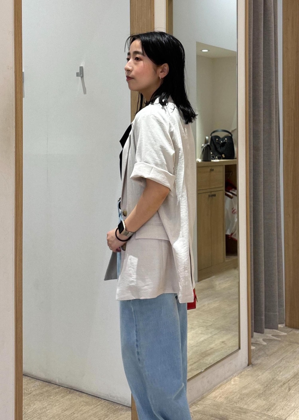 「初夏コーデ、夏コーデ、デートコーデ、お出かけコーデ、旅行コーデ、推し活コーデ、女子会コーデ、大人カジュアル、パンツスタイル、体型カバー、カジュアルコーデ」｜「VISの18mm幅ニュアンス変形ベルト（ベルト、ブラック系）」を使った、スズさん（レディース・152cm）の夏コーディネートの7枚目の写真