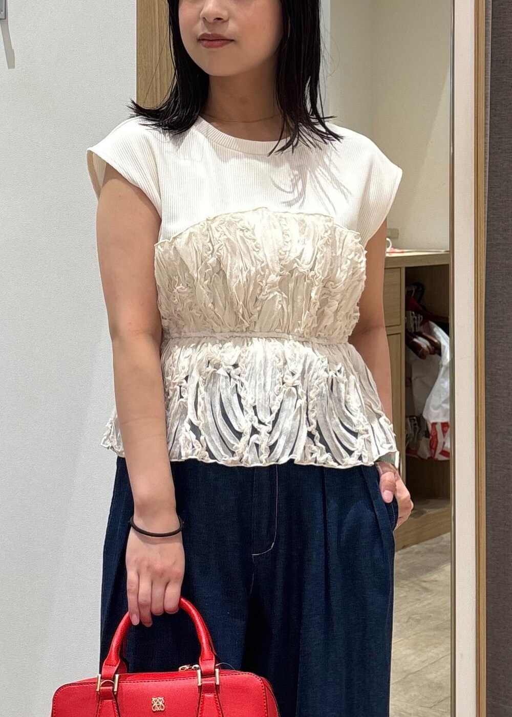 「初夏コーデ、夏コーデ、デートコーデ、お出かけコーデ、旅行コーデ、女子会コーデ、大人カジュアル、パンツスタイル、体型カバー、カジュアルコーデ」｜「Juzeのメタルヒールサンダル（サンダル、ホワイト系）」を使った、スズさん（レディース・152cm）の夏コーディネートの6枚目の写真