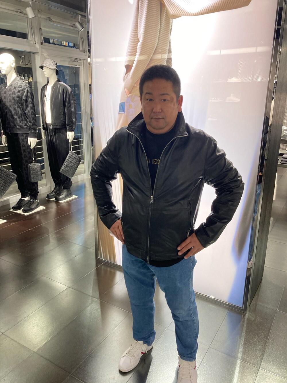 「AXchange」｜「ARMANI EXCHANGEのアイテム（その他アウター、ブラック系）」を使った、0129evolutionさん（メンズ・165cm）の秋コーディネートの2枚目の写真