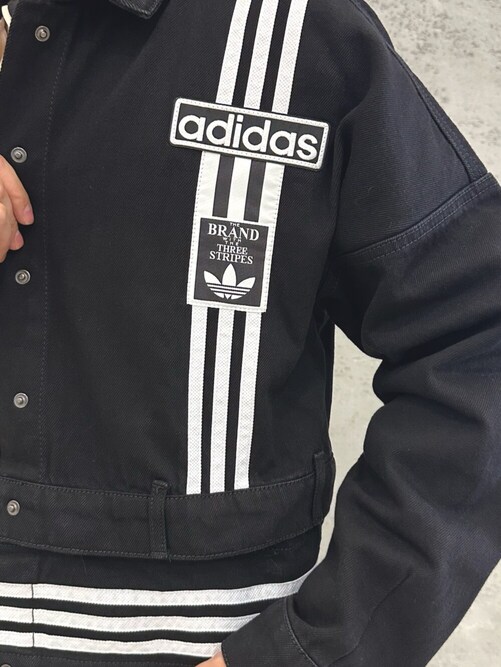 adidas 2点 まとめ商品　トラックジャケット黒&デニムパンツ白 adidas 2点 まとめ商品 トラックジャケット黒&デニムパンツ白