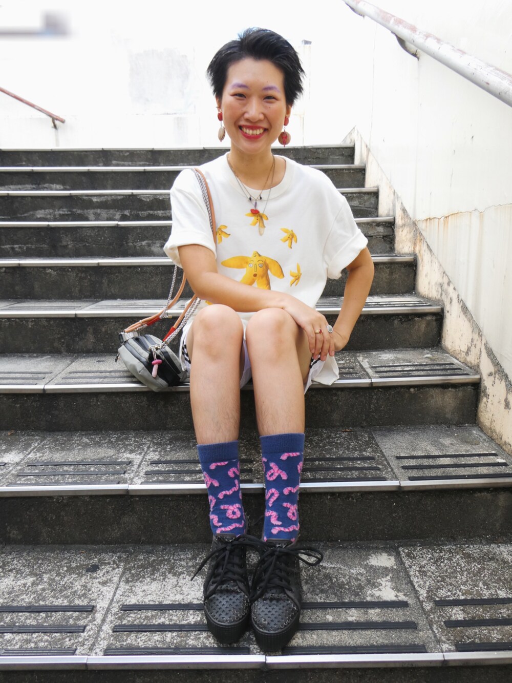 「adidas、ヒール、ホワイト、ホワイトコーデ」｜「YOKIHIのアイテム（Tシャツ/カットソー、ホワイト系）」を使った、yokihikmさん（レディース・166cm）の秋コーディネートの2枚目の写真