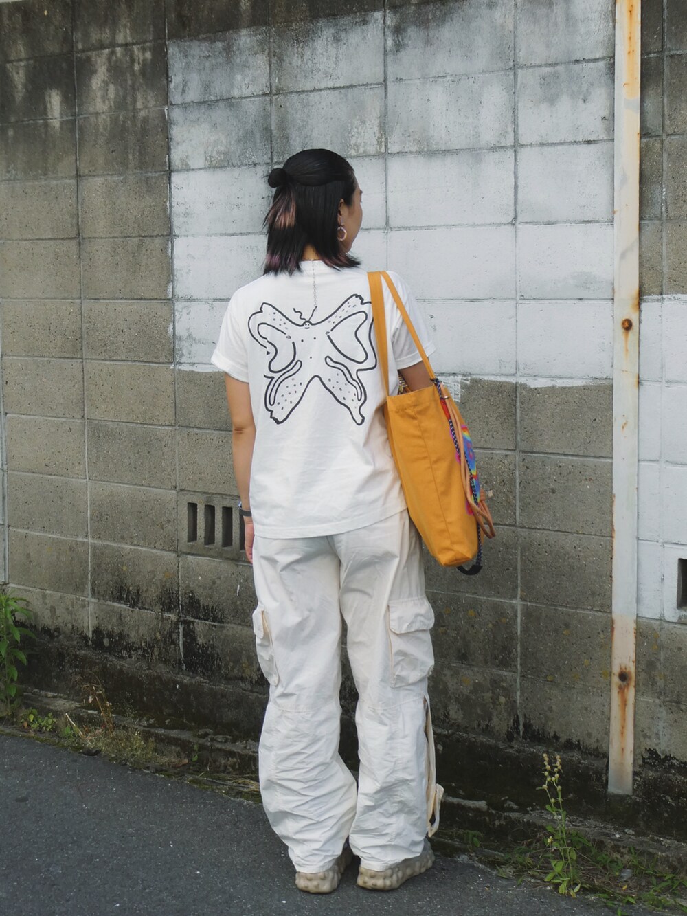 「夏だ！Tシャツ着よう！、Tシャツコーデ、夏コーデ」｜「YOKIHIの"ちょうちょひと" https://www.ttrinity.jp/shop/yokihi_wear/collection/（Tシャツ/カットソー、ホワイト系）」を使った、yokihikmさん（レディース・166cm）の夏コーディネートの3枚目の写真