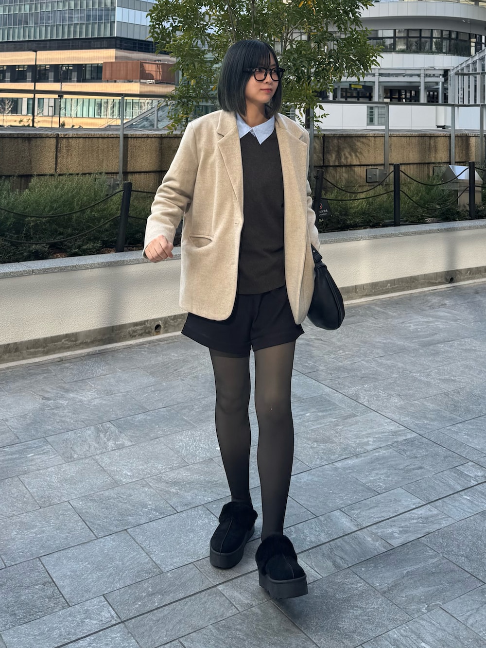 「ジャケット、大人女子、今日のコーデ、ootd、おしゃれさんと繋がりたい、いいね、save、フォローお願いします🤑、オトナカワイイ、ニットコーデ」｜「me+em selectの【 ２２０デニール 】あったか裏起毛ストッキングフェイクタイツ（タイツ/ストッキング、ブラック系）」を使った、kurumiさん（骨格ウェーブ・レディース・166cm）の冬コーディネートの2枚目の写真