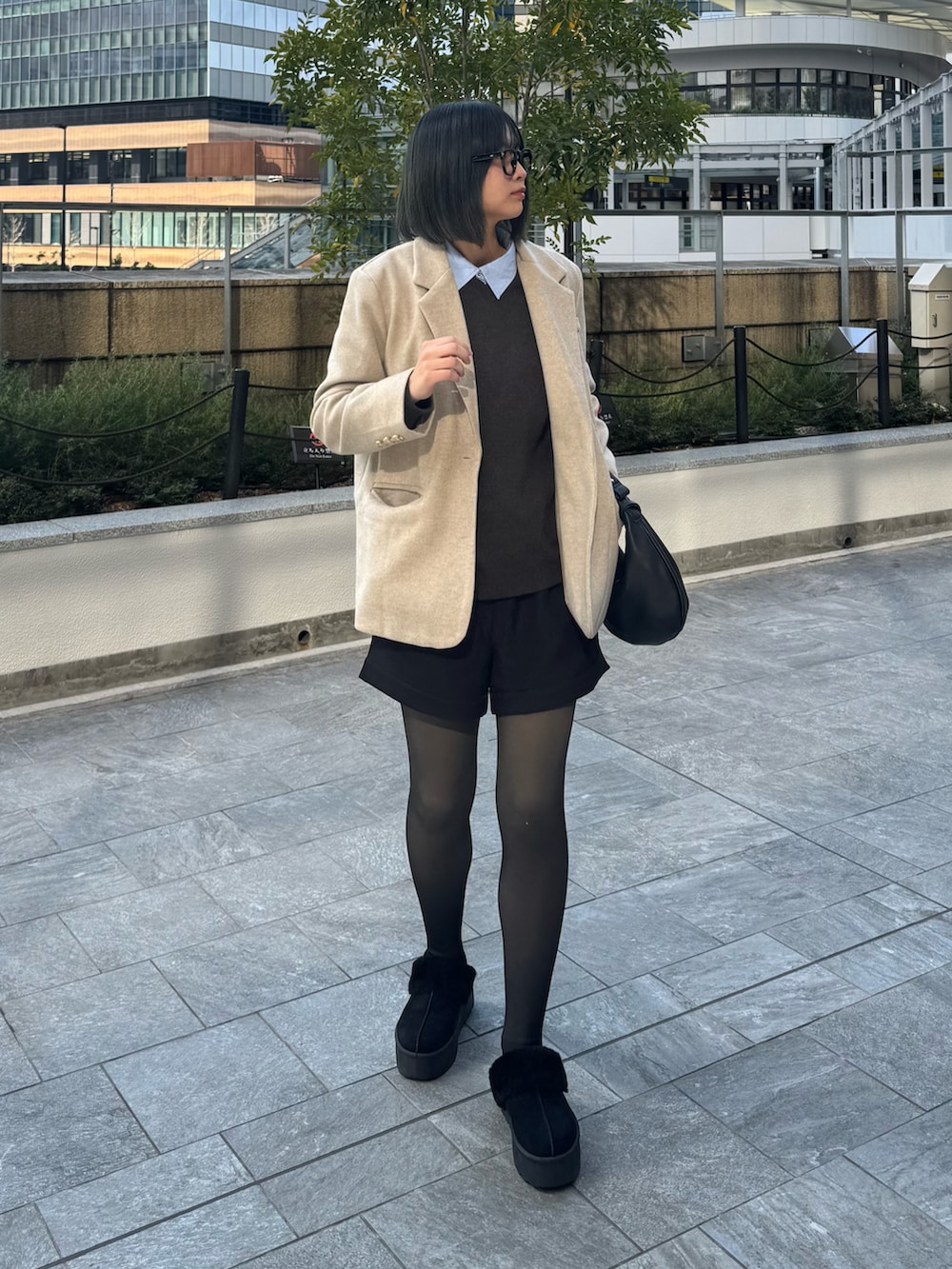 「ジャケット、大人女子、今日のコーデ、ootd、おしゃれさんと繋がりたい、いいね、save、フォローお願いします🤑、オトナカワイイ、ニットコーデ」｜「me+em selectの【 ２２０デニール 】あったか裏起毛ストッキングフェイクタイツ（タイツ/ストッキング、ブラック系）」を使った、kurumiさん（骨格ウェーブ・レディース・166cm）の冬コーディネートの3枚目の写真