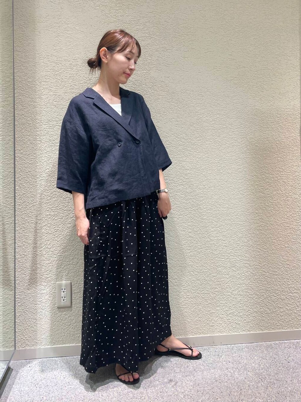 「ママコーデ、ナチュラル、休日コーデ、newarrival、オフィスカジュアル、30代、お仕事コーデ、低身長コーディネート、夏の涼しげパンツコーデ」｜「かぐれのドットギャザーパンツ（その他パンツ、ブラック系）」を使った、hagino421さん（レディース・152cm）の夏コーディネートの6枚目の写真