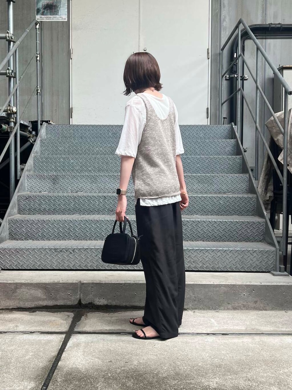 「アーバンリサーチ、URBANRESEARCH、サンダル、夏、サマーニット、休日スタイル、サンダルコーデ、イエべ秋、イエべ」｜「URBAN RESEARCHのnew basic　ドライツイストシアーTシャツ（Tシャツ/カットソー、ホワイト系）」を使った、araiさん（レディース・161cm）の夏コーディネートの2枚目の写真