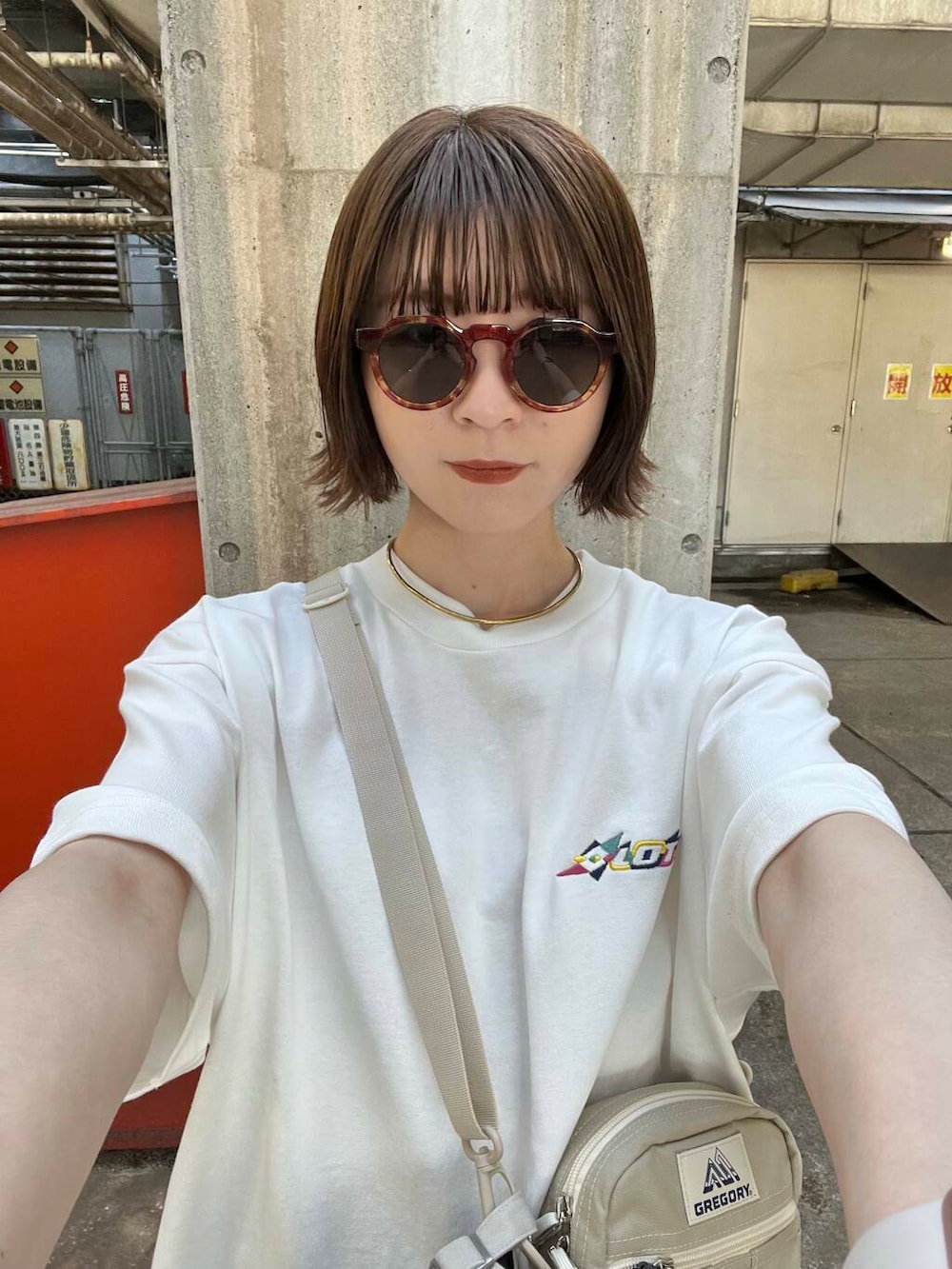 「アーバンリサーチ、Tシャツ、サングラス、オーバーサイズ、URBANRESEARCH、メンズライク、アウトドア、夏、休日スタイル、フェスコーデ、GREGORY、メンズライクコーデ、アウトドアコーデ、ショーツコーデ、widedad」｜araiさん（レディース・161cm）の春コーディネートの4枚目の写真