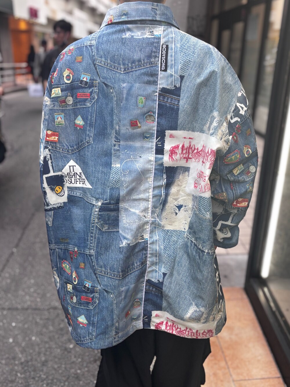 その他のジャケット/アウターを着用したメンズの秋コーディネートの6枚目の写真