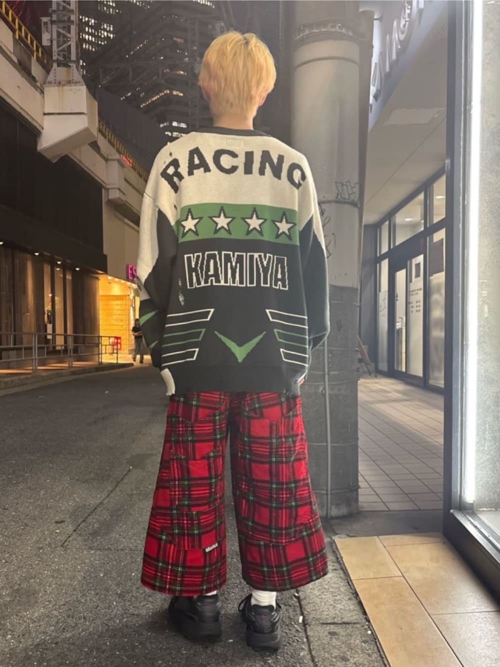 「ROYAL FLASHのアイテム（トップス、グリーン系）」を使った、tou1109さん（メンズ・163cm）の夏コーディネートの2枚目の写真