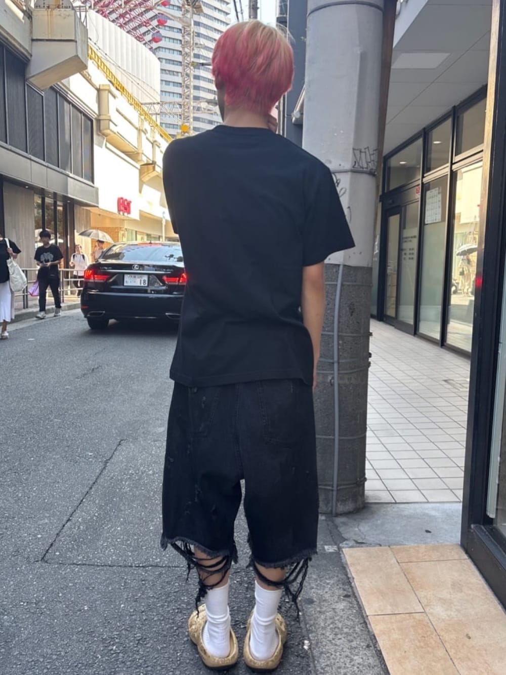 「ROYAL FLASHのアイテム（パンツ、ブラック系）」を使った、tou1109さん（メンズ・163cm）の夏コーディネートの2枚目の写真