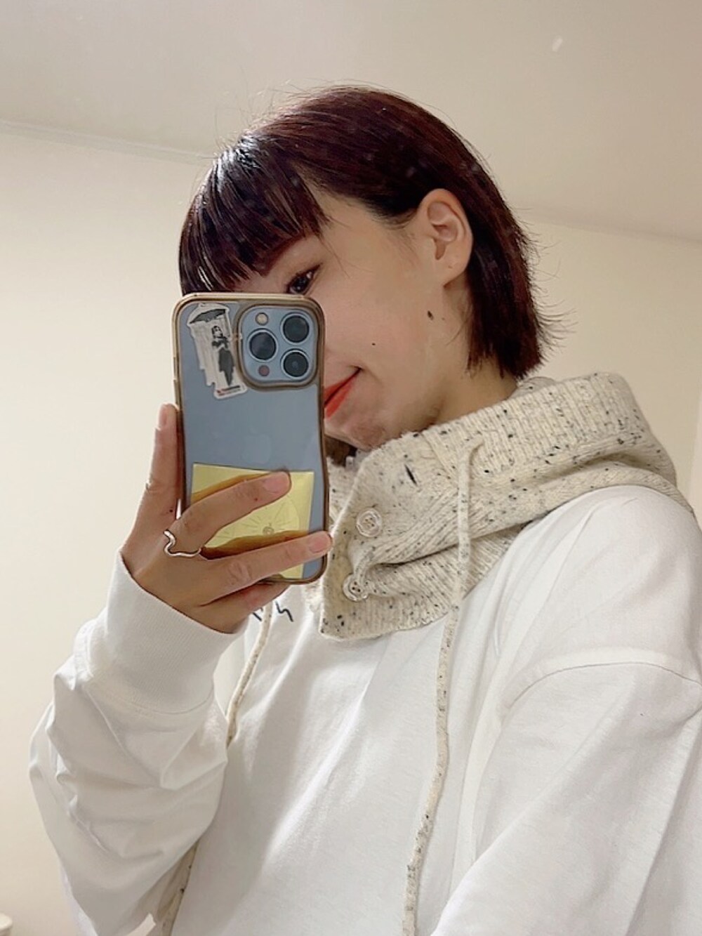 「秋コーデ、ロンT、大人カジュアル、今日のコーデ、おしゃれさんと繋がりたい、低身長女子、Kastane、バラクラバ、ワンピ着回し」｜「Kastaneの【UNISEX】SIXSENCE FLOWERロンT（Tシャツ/カットソー、ホワイト系）」を使った、sachieさん（レディース・152cm）の秋コーディネートの4枚目の写真