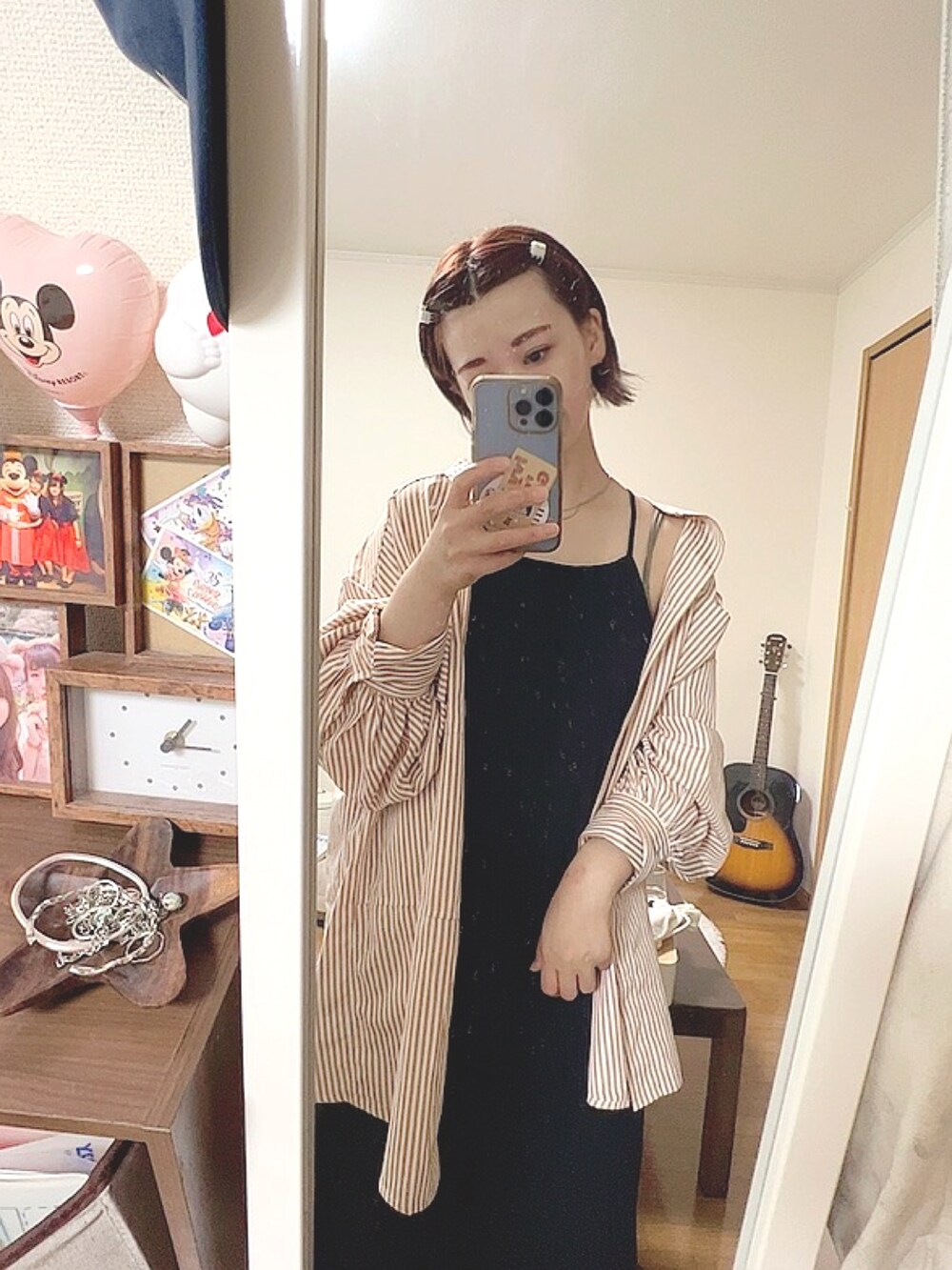 「大人コーデ、ラクチンコーデ、着回しコーデ、カジュアルコーデ、夏コーデ、カスタネ、Kastane、Chico、おしゃれさんと繋がりたい」｜「Kastaneの【新色追加】ポンチキャミワンピース（ワンピース、ブラック系）」を使った、sachieさん（レディース・152cm）の夏コーディネートの2枚目の写真