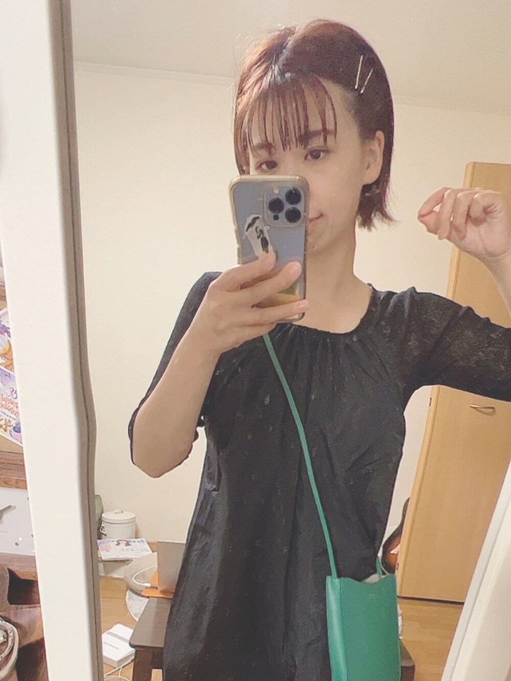 「大人カジュアル、オトナ女子、リラックススタイル、秋服準備はじめました、着回しコーデ、大人コーデ、ブラックコーデ、モード、Kastane、kastane_ootd、おしゃれさんと繋がりたい」｜「A.P.C.のNECK POUCH JAMIE  /22AC（ショルダーバッグ、グリーン系）」を使った、sachieさん（レディース・152cm）の夏コーディネートの2枚目の写真
