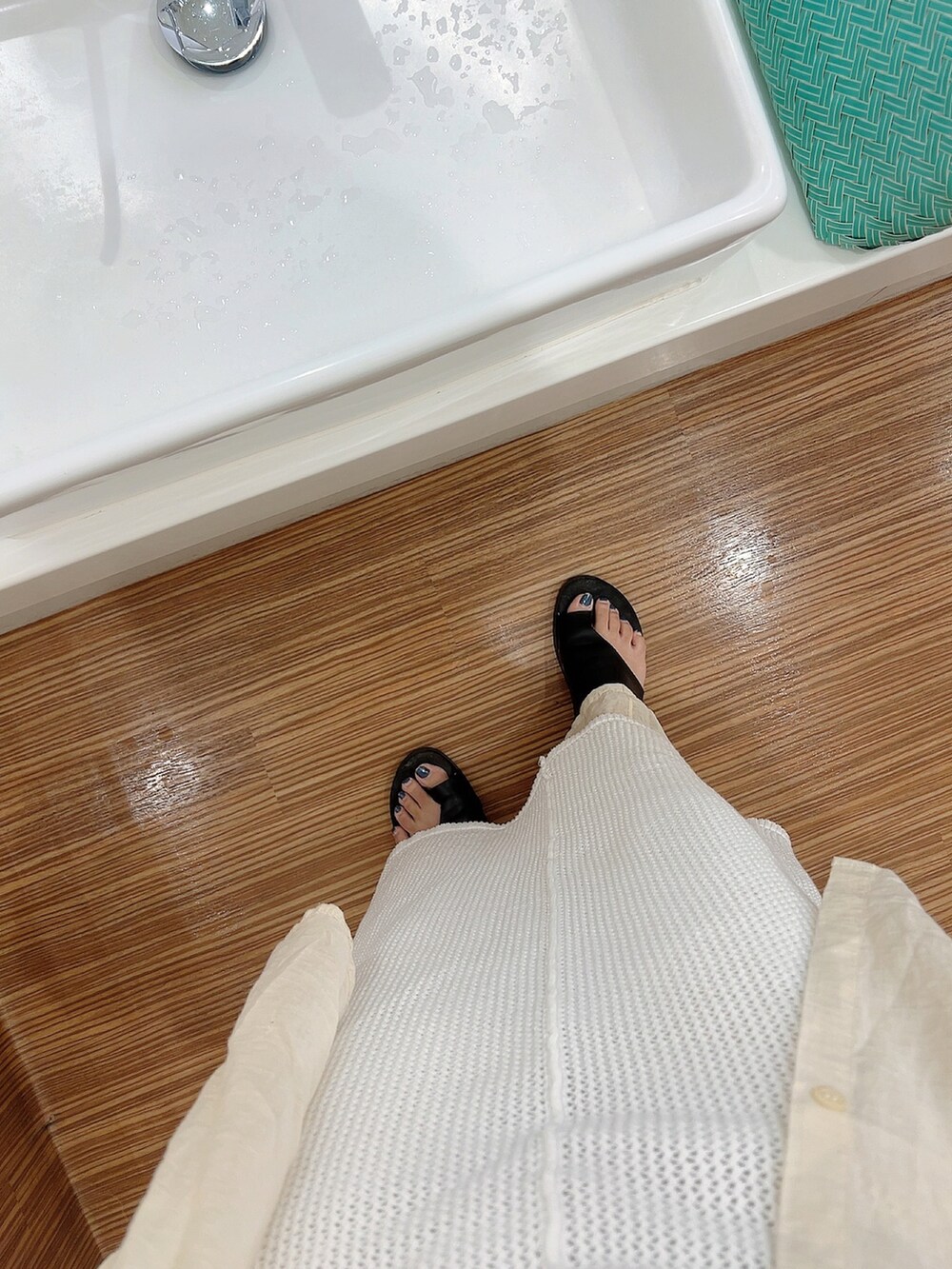 「オトナ女子、お洒落さんとつながりたい、低身長、夏セールで買いました、シャツ、休日スタイル、シンプル、夏、Kastane、kastane_ootd、大人かわいい、kastane_onepiece」｜「Kastaneの透けフィラメントBIGシャツ（シャツ/ブラウス、ベージュ系）」を使った、sachieさん（レディース・152cm）の夏コーディネートの3枚目の写真