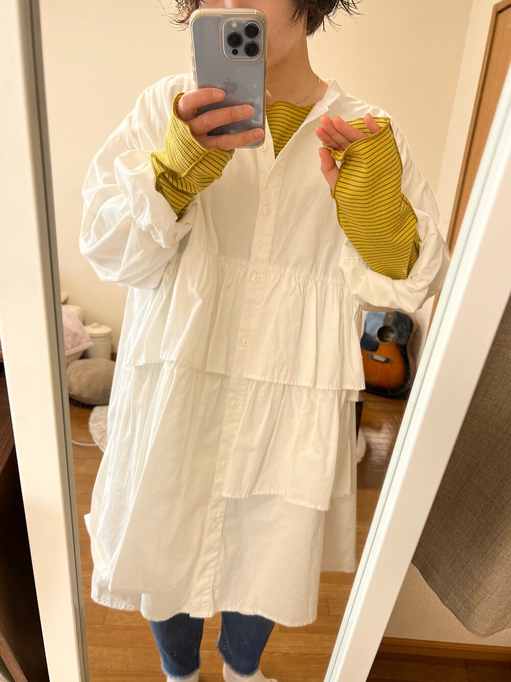 「春コーデ、ブラウス、Kastane、シンプル、ootd、ゆるコーデ」｜「Kastaneのアイテム（シャツ/ブラウス、ホワイト系）」を使った、sachieさん（レディース・152cm）の春コーディネートの2枚目の写真