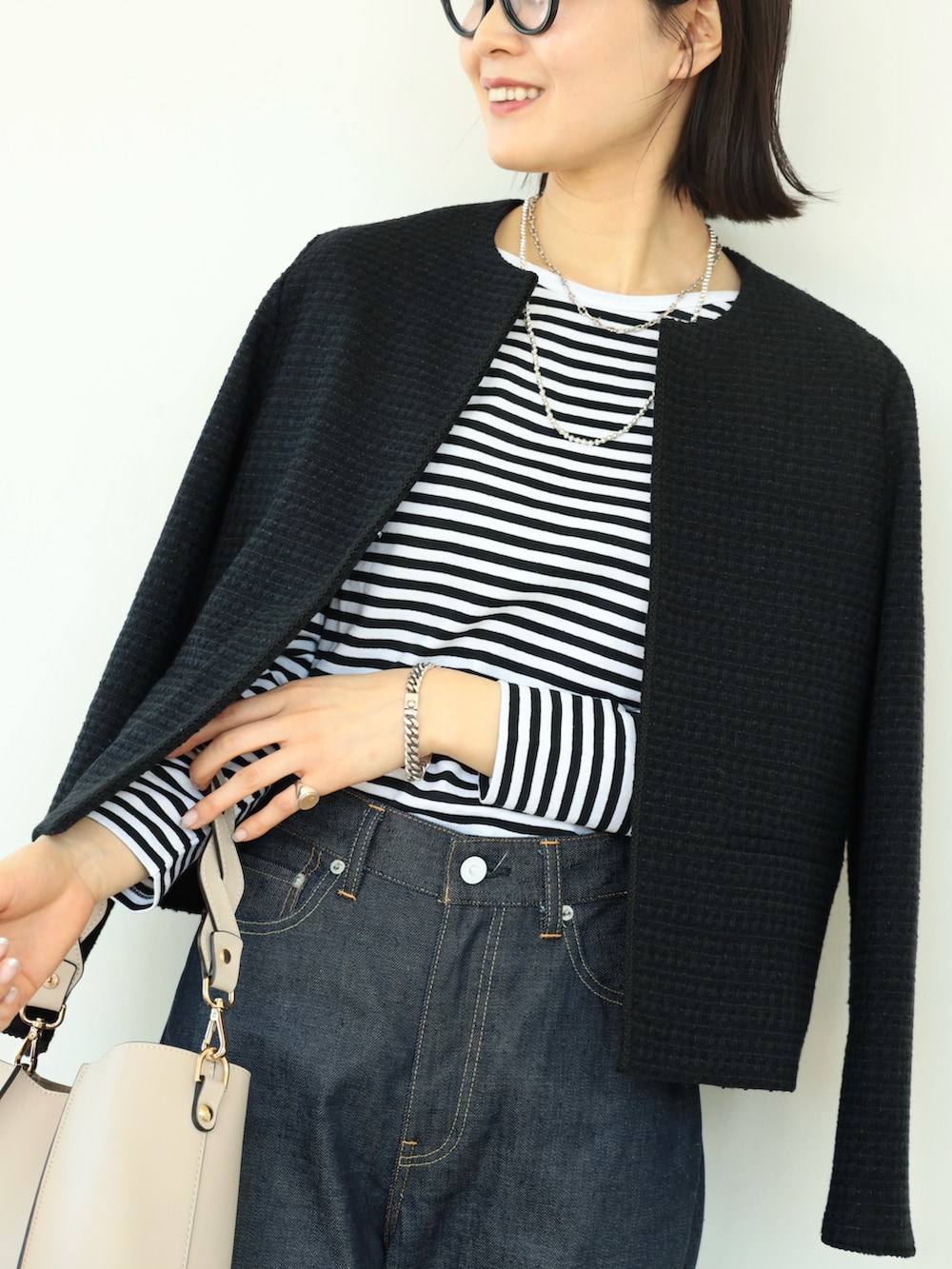 「春のNewスタイル、春服コーデ、ノーカラージャケット、グルカサンダル、デニムパンツ、めがね、ボーダー、ボーダートップス、ツイードジャケット、きれいめカジュアル、大人女子、大人コーデ、春、いいね、save、フォローお願いします🤑、高身長コーデ」｜「Demi-Luxe BEAMSの【セレモニー・フォーマル】Demi-Luxe BEAMS / ツイード クルーネック ジャケット＊（ノーカラージャケット、ブルー系）」を使った、kanakoさん（レディース・165cm）の春コーディネートの3枚目の写真