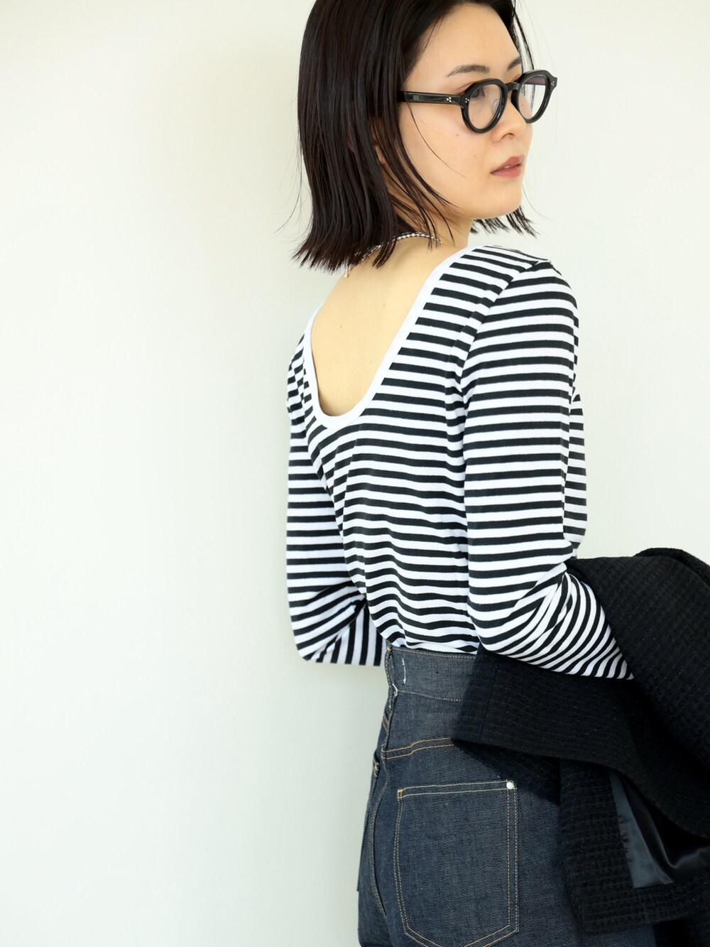 「春のNewスタイル、今日のコーデ、春服、オトナ女子、ボーダー、ボーダートップス、デニムパンツ、グルカサンダル、大人コーデ、いいね、save、フォローお願いします🤑、春のおしゃ見えテクニック、BEAMS、きれいめコーディネート、きれいめカジュアル、大人カジュアル」｜「Demi-Luxe BEAMSのLe minor / マドモアゼル バックUネック カットソー（Tシャツ/カットソー、ブラック系）」を使った、kanakoさん（レディース・165cm）の春コーディネートの3枚目の写真