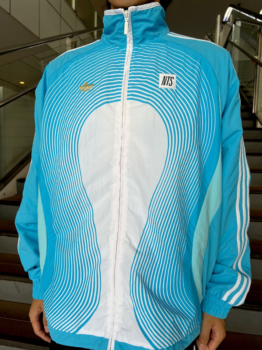 【新品】ADIDAS × NTS RADIO 総柄プリント SSTトラックトップ adidas × NTS Radio 総柄プリント SSTトラックトップ - ブラック