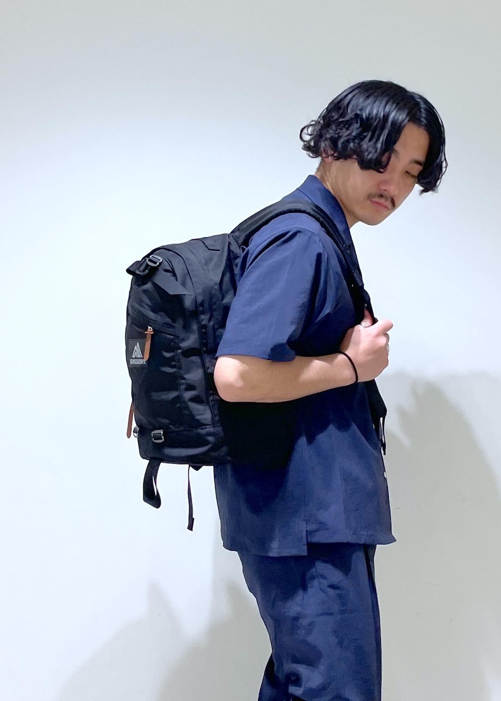 「リランチェ、24SS、2024SS、ADAM ET ROPÉ、FEMME、HOMME、UNISEX、SDGs、サステナブル、骨格ストレート、大人カジュアル、セットアップ、セットアップ対応、セットアイテム、SETアイテム」｜「ADAM ET ROPE'のカバロス スエット ガード ベーシック ポケット Tシャツ / 汗染み防止（Tシャツ/カットソー、ホワイト系）」を使った、adam_yamashitaさん（メンズ・169cm）の春コーディネートの5枚目の写真