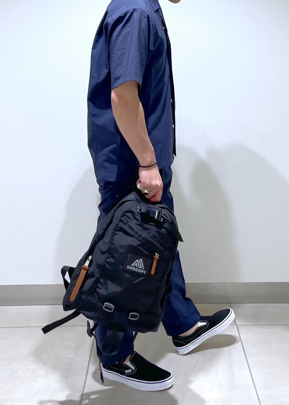 「リランチェ、24SS、2024SS、ADAM ET ROPÉ、FEMME、HOMME、UNISEX、SDGs、サステナブル、骨格ストレート、大人カジュアル、セットアップ、セットアップ対応、セットアイテム、SETアイテム」｜「ADAM ET ROPE'のカバロス スエット ガード ベーシック ポケット Tシャツ / 汗染み防止（Tシャツ/カットソー、ホワイト系）」を使った、adam_yamashitaさん（メンズ・169cm）の春コーディネートの6枚目の写真
