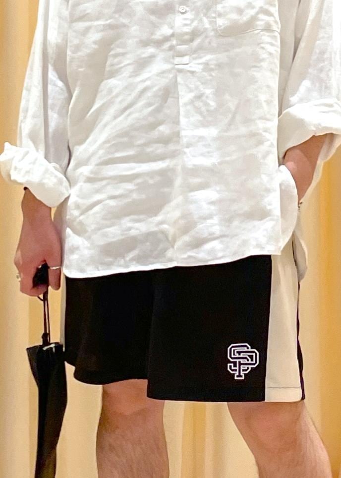「リネン、24SS、2024SS、スポルディング、ADAM ET ROPÉ、FEMME、HOMME、UNISEX、SDGs、サステナブル、低身長、骨格ストレート、カジュアル、スポーティー、セットアップ対応」|「ADAM ET ROPE'の【cesse./セス】レザー サンダル / UNISEX(サンダル、ブラック系)」を使った、adam_yamashitaさん(メンズ・169cm)の夏コーディネートの2枚目の写真