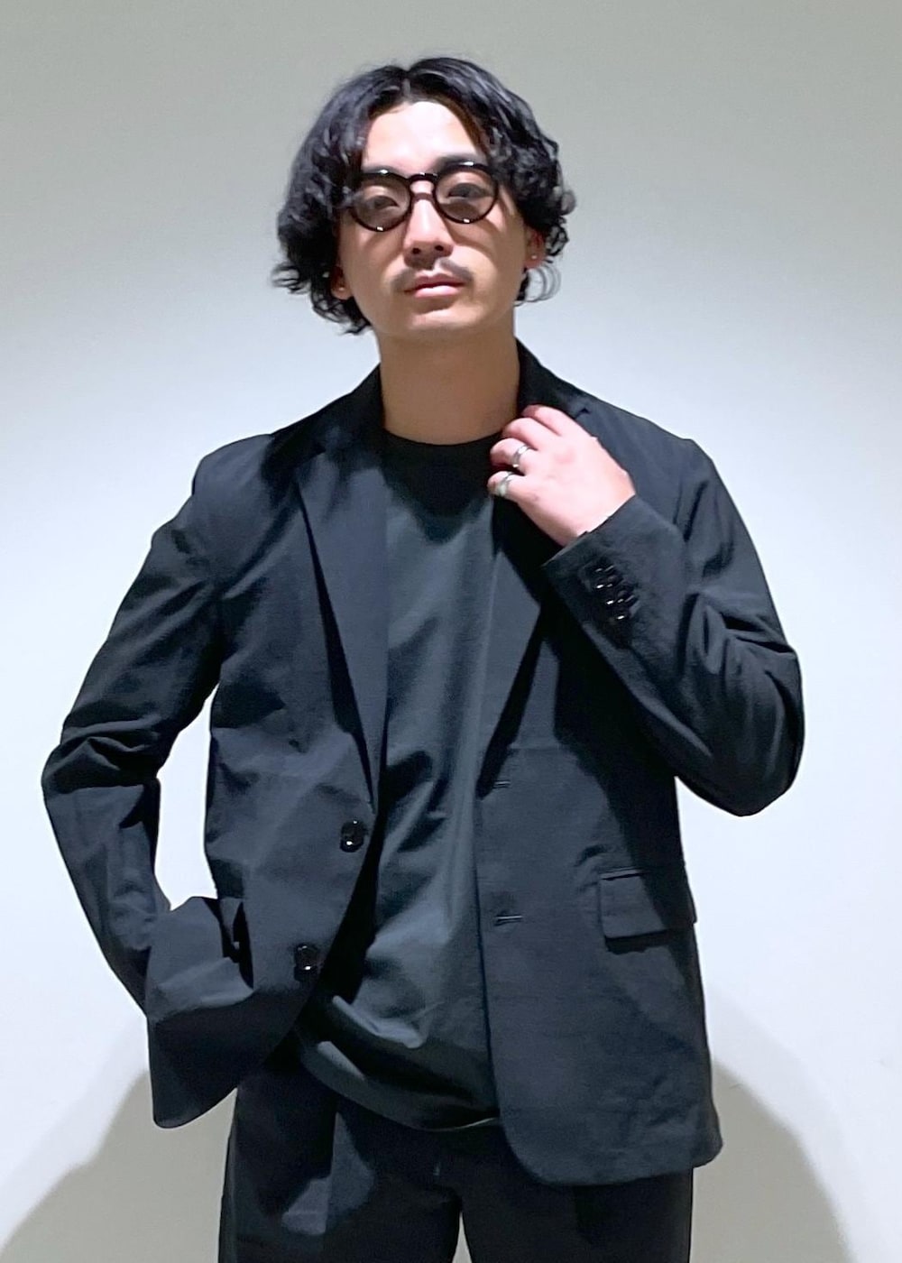 「24SS、2024SS、リランチェ、快適素材、FEMME、HOMME、UNISEX、SDGs、サステナブル、骨格ストレート、きれいめカジュアル、スーツ、セットアップ対応、セットアイテム、SETアイテム」｜「ADAM ET ROPE'の《新色追加》【RIRANCHA/リランチェ】ボックスシルエット ジャージー Tシャツ / イージーケア / ユニセックス / 吸水速乾（Tシャツ/カットソー、グリーン系）」を使った、adam_yamashitaさん（メンズ・169cm）の春コーディネートの8枚目の写真