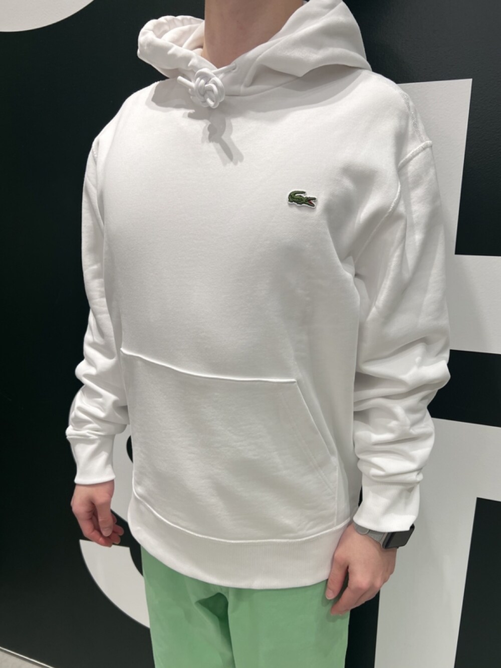 「春コーデ、ジャケット、春めき満開コーデ、メンズファッション、春服コーデ、おでかけコーデ、セットアップ、テーラードジャケット、ラコステ、LACOSTE、デニム」｜「LACOSTEの11.5oz ボックスカラーデニムジャケット（デニムジャケット、グリーン系）」を使った、sakataさん（メンズ・169cm）の春コーディネートの7枚目の写真