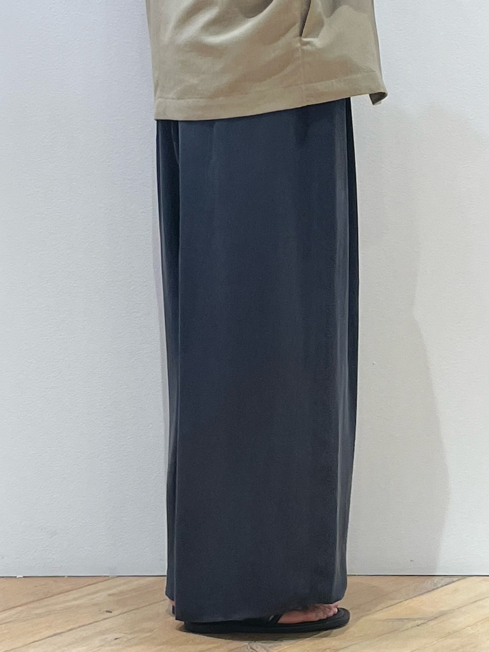 「サンダル、オトナカジュアル、ラフコーデ、大人カジュアルコーデ、夏、楽チンコーデ、夏服コーデ、ジャケット、セットアップ」|「Rouge vif Annaの撥水ドルマンハーフ袖ジャケット(テーラードジャケット、ベージュ系)」を使った、ひかりさん(骨格ストレート・レディース・162cm)の春コーディネートの5枚目の写真