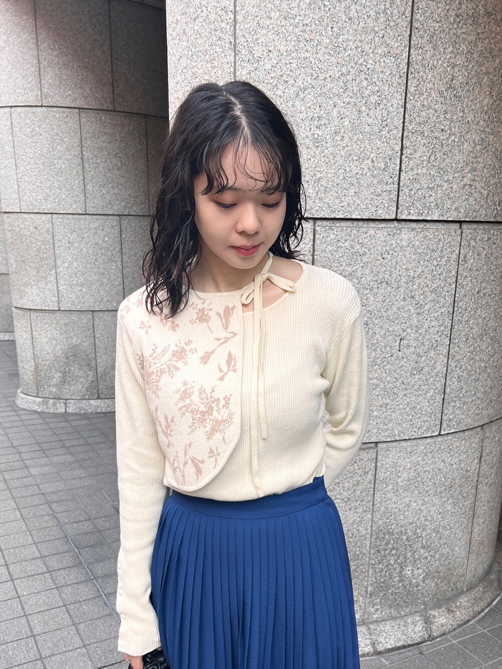 「キレイめ、おでかけコーデ、スカート、ブーツ、ブルー」｜「Steven Alanの＜Steven Alan＞PLEATED MAXI SKIRT/スカート◆（スカート、ブルー系）」を使った、とこさん（レディース・158cm）の冬コーディネートの4枚目の写真