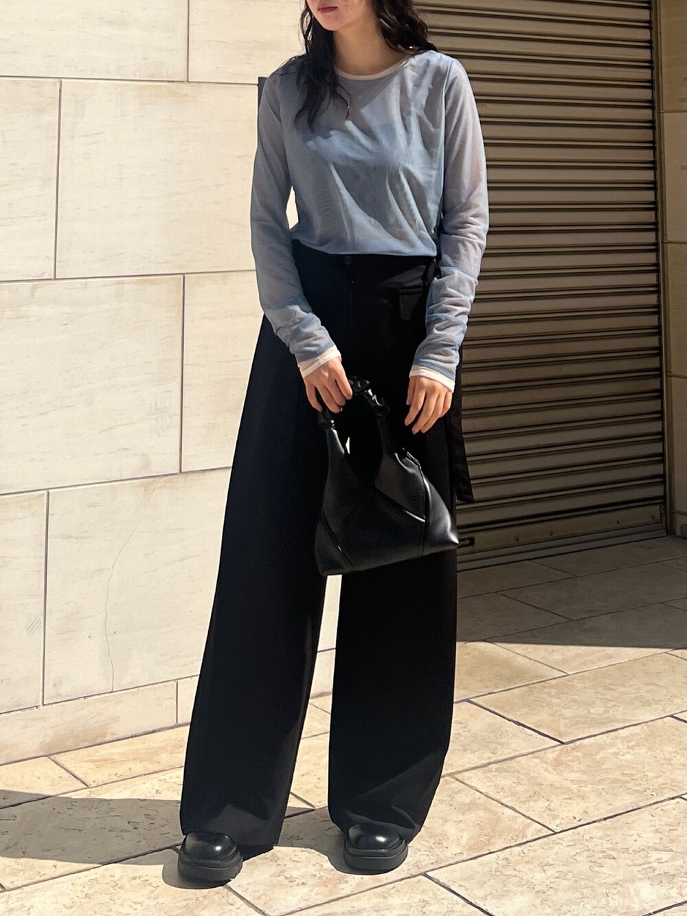 「シアートップス、シンプルスタイル」｜「CLEIOの【CLEIO】バイカラーレイヤードシアートップス／シースルートップス（Tシャツ/カットソー、ブルー系）」を使った、とこさん（レディース・158cm）の秋コーディネートの2枚目の写真
