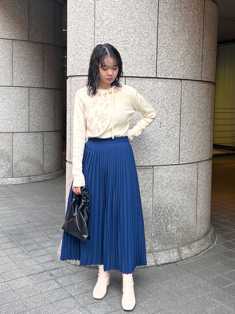 「キレイめ、おでかけコーデ、スカート、ブーツ、ブルー」｜「Steven Alanの＜Steven Alan＞PLEATED MAXI SKIRT/スカート◆（スカート、ブルー系）」を使った、とこさん（レディース・158cm）の冬コーディネートの3枚目の写真