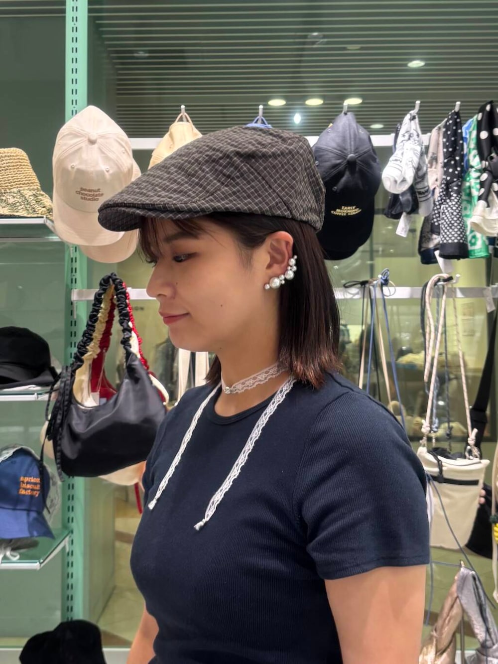 「シルバーアクセ、サンダル、KBF、ハンチング、ネックレス、SMELLY、イヤリング、チョーカー、ブレスレット、ストラップサンダル、サージカルステンレス、チョーカーネックレス、カタミミイヤリング」｜「SMELLYのランダムパールカタミミイヤリング（イヤリング、ホワイト系）」を使った、yuuu1111naさん（レディース・159cm）の夏コーディネートの2枚目の写真