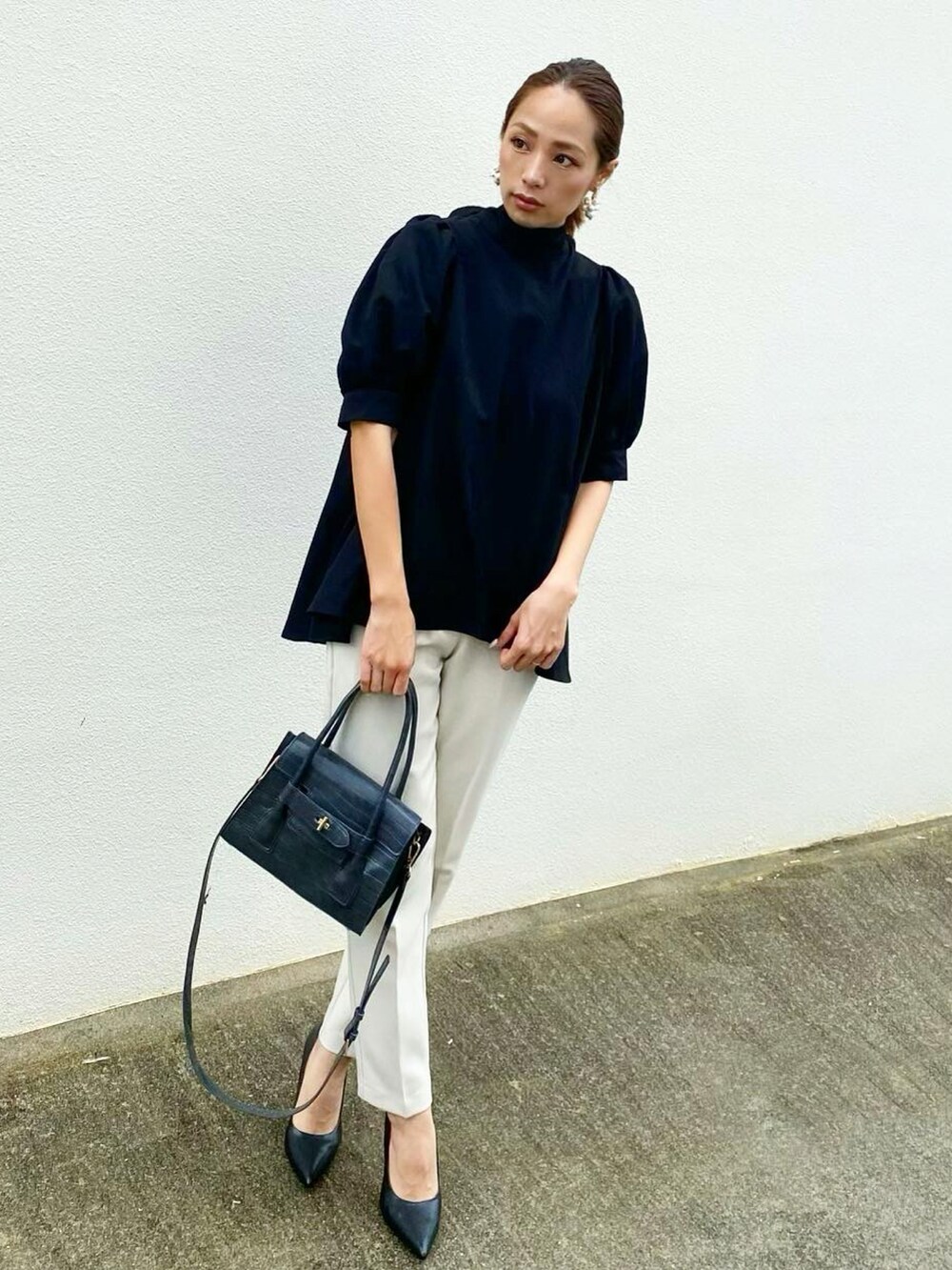 「休日コーデ、オトナカジュアル、シンプルコーデ、きれいめカジュアル、プチプラ、ZARA、Dark Angel」｜「ZARAのアイテム（ハンドバッグ、グレー系）」を使った、harucoさん（レディース・167cm）の春コーディネートの2枚目の写真