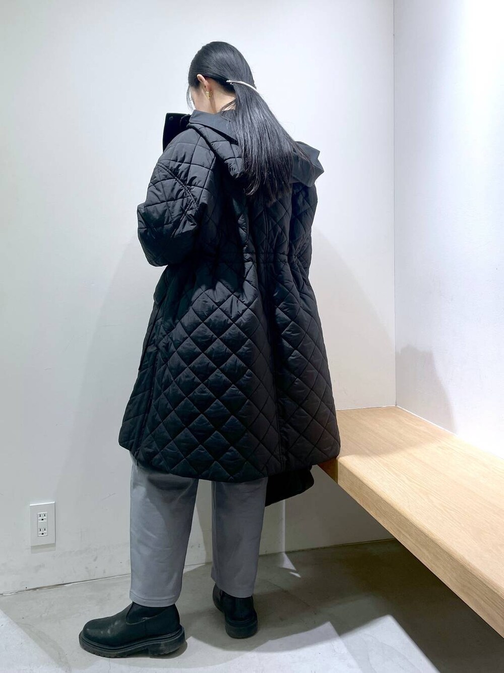 「着痩せ・細見え、体型カバー、休日コーデ、BARNYARDSTORM、カジュアル、オーバーサイズ、ウォッシャブル」|「BARNYARDSTORMの【Oggi.jp掲載】エディター三尋木奈保さんセレクト / 3WAYロングパールネックレス(ネックレス、その他)」を使った、なーさん(レディース・156cm)の冬コーディネートの3枚目の写真