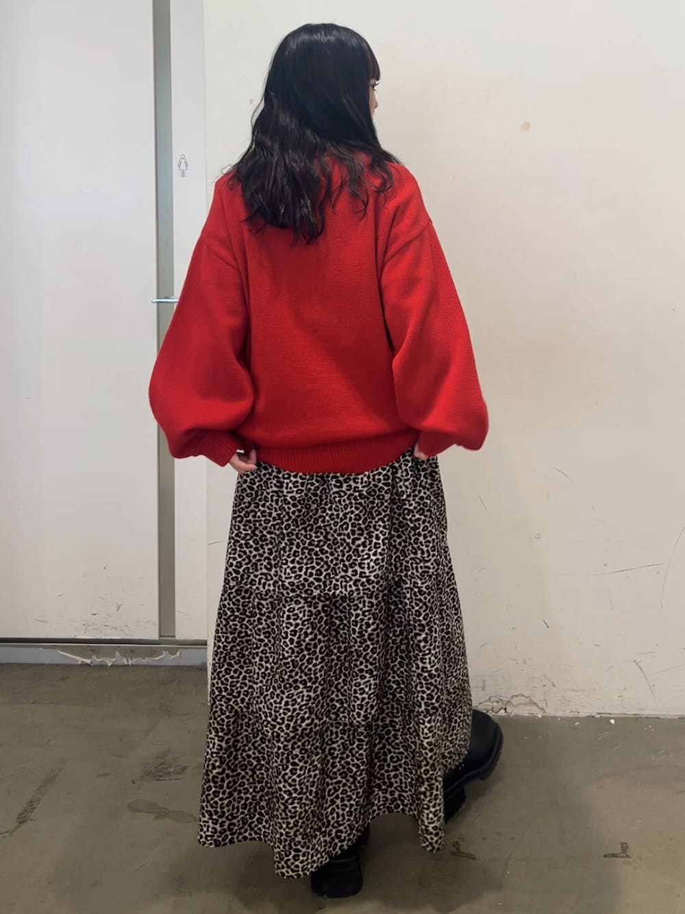 ALICEさんの「DOGジャガードルーズニット（jouetie）」を使ったコーディネートの3枚目の写真