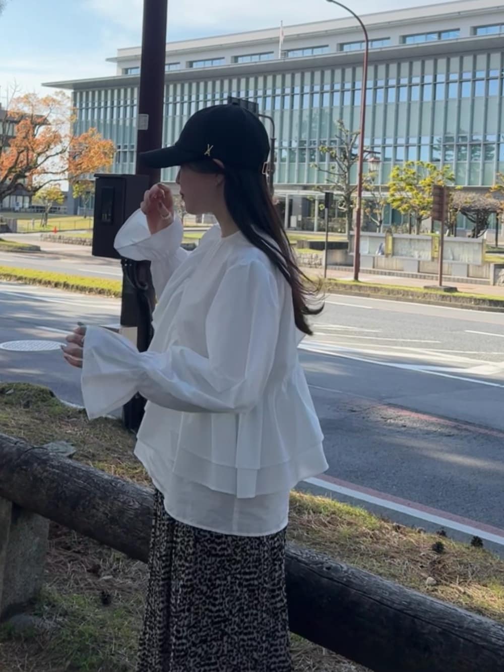 「大人カジュアル、着回しコーデ、大人女子、お出かけコーデ、春夏コーデ、低身長女子、低身長コーデ」｜「Cla STEllaRのround frill blouse（シャツ/ブラウス、ホワイト系）」を使った、mifmif1023さん（レディース・152cm）の春コーディネートの3枚目の写真